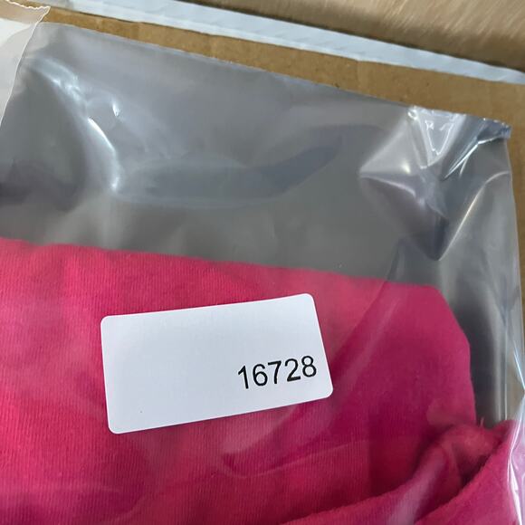 Realtree T-Shirt Womens Size L Pink Camo Logo Graphic Outdoor Hunting Casual - Picture 7 of 7